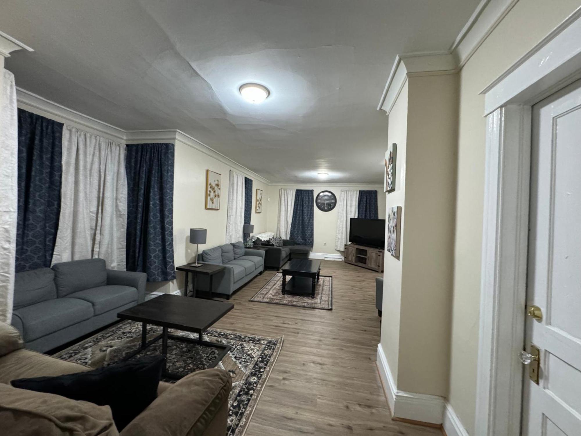 Comfy Getaway, 5 Bed, Sleeps 9, Walk To Falls! Niagarafälle Exterior foto