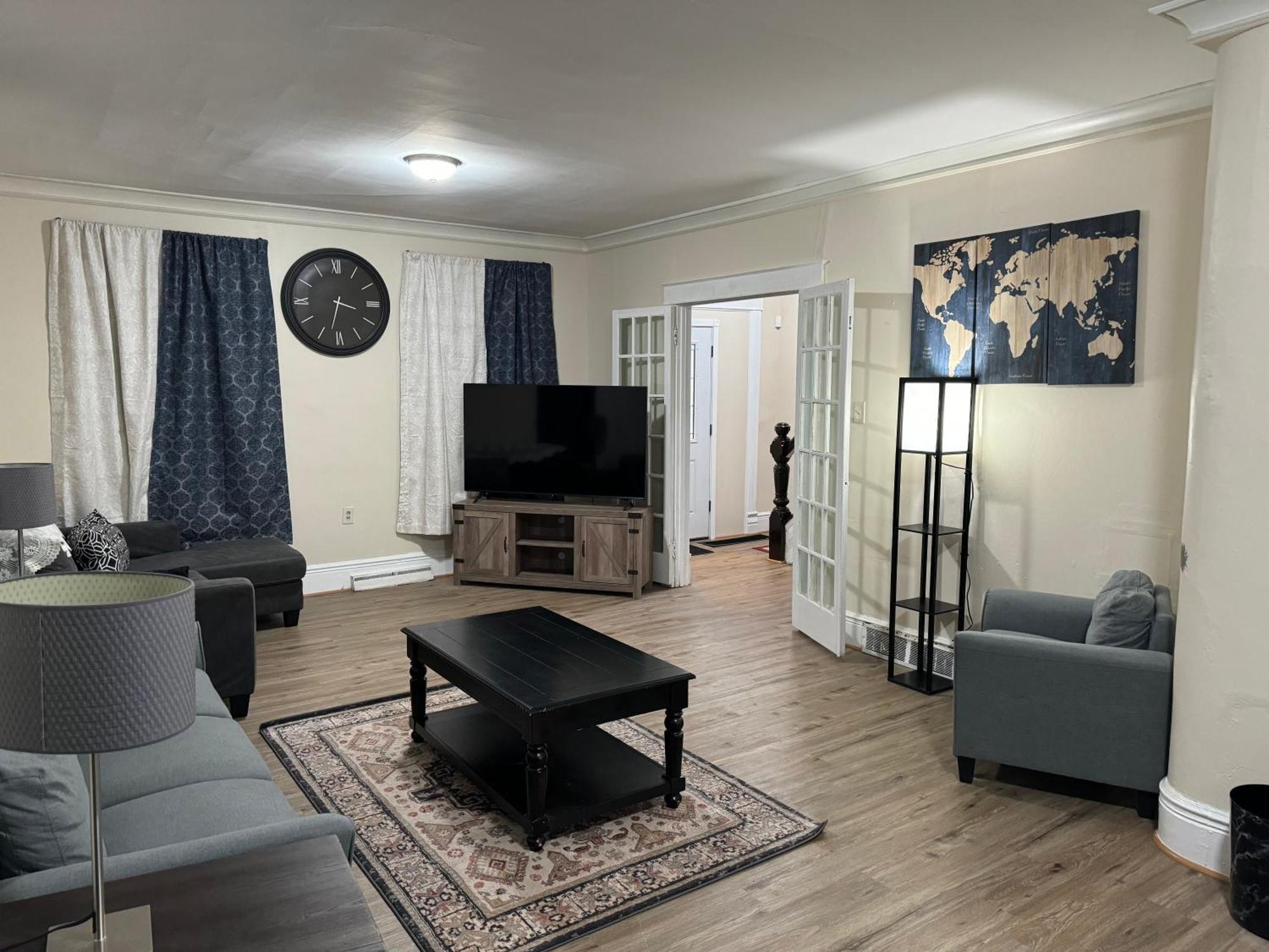 Comfy Getaway, 5 Bed, Sleeps 9, Walk To Falls! Niagarafälle Exterior foto