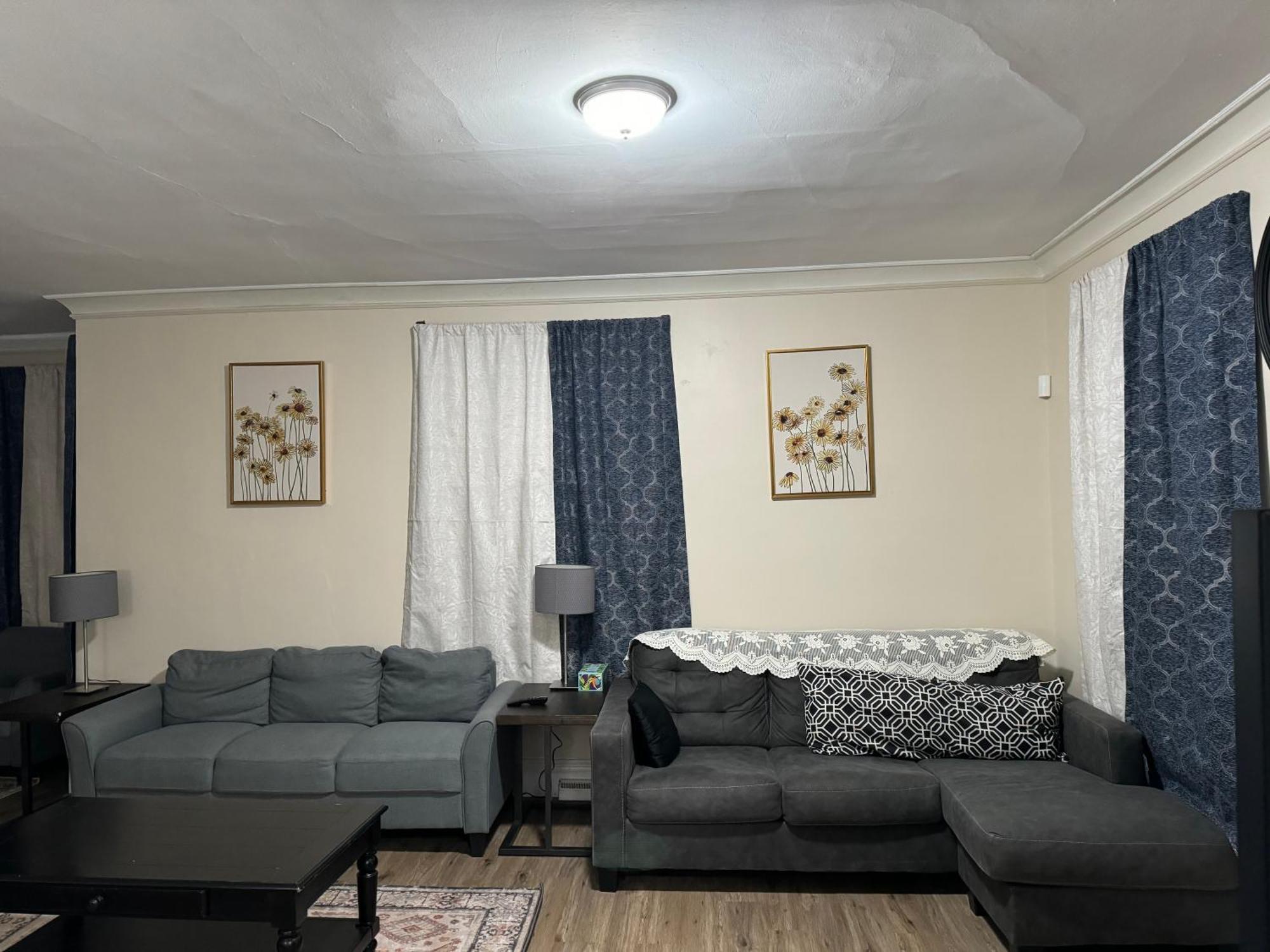 Comfy Getaway, 5 Bed, Sleeps 9, Walk To Falls! Niagarafälle Exterior foto